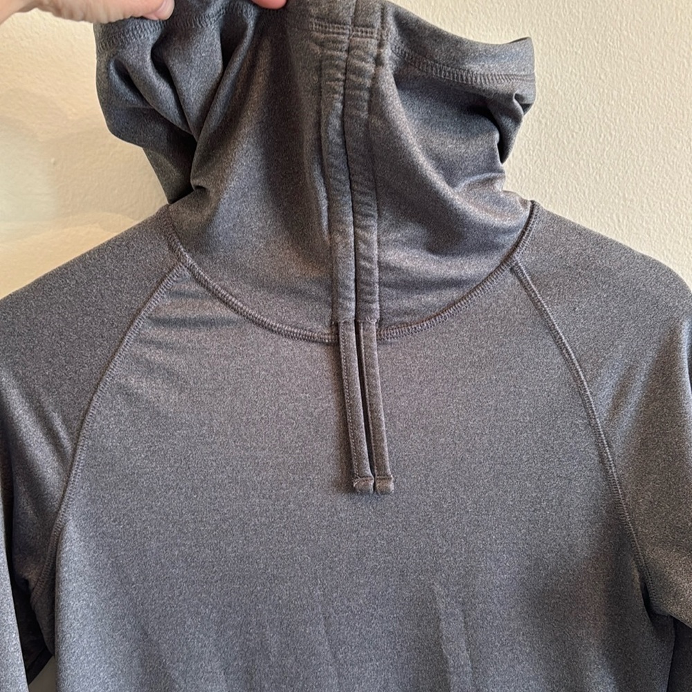 Old navy running hoodie dry fit high neck for cool runs gray size s